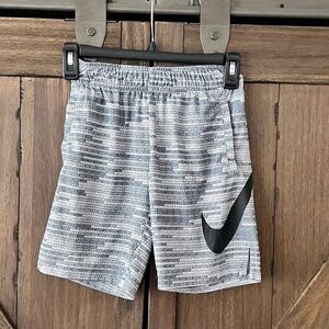 Nike Big Kids Dri-FIT Print Shorts Wit Pockets Grey/Black Size XS EUC